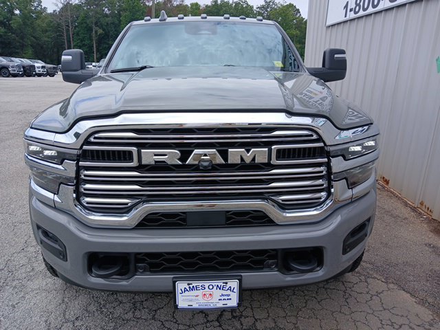 New 2026 RAM 4500 4x4 Crew Cab DRW w/ Laramie Trim Package image 15
