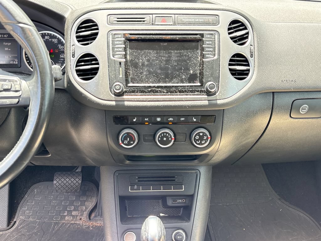 Used 2017 Volkswagen Tiguan S FWD image 23