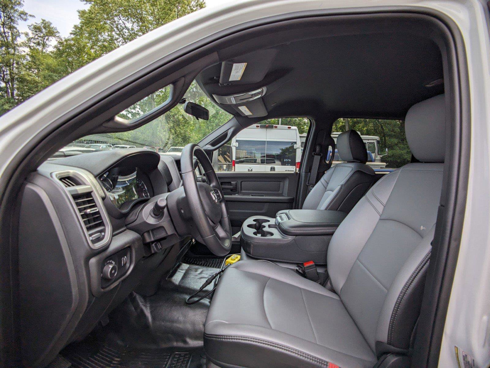 New 2024 RAM 5500 Tradesman w/ Chrome Appearance Group image 17