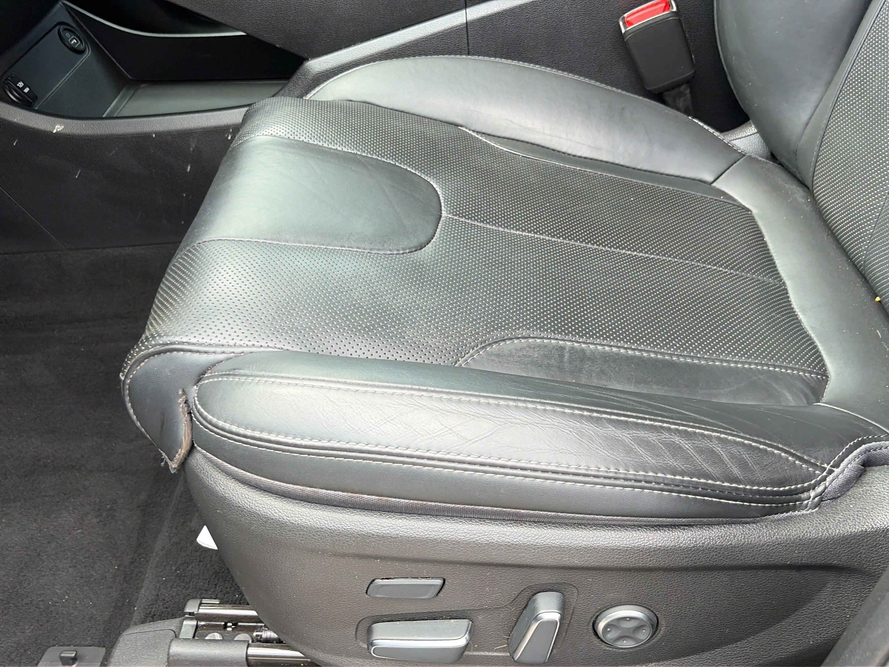 Used 2023 Hyundai Santa Fe Calligraphy AWD/4WD image 17
