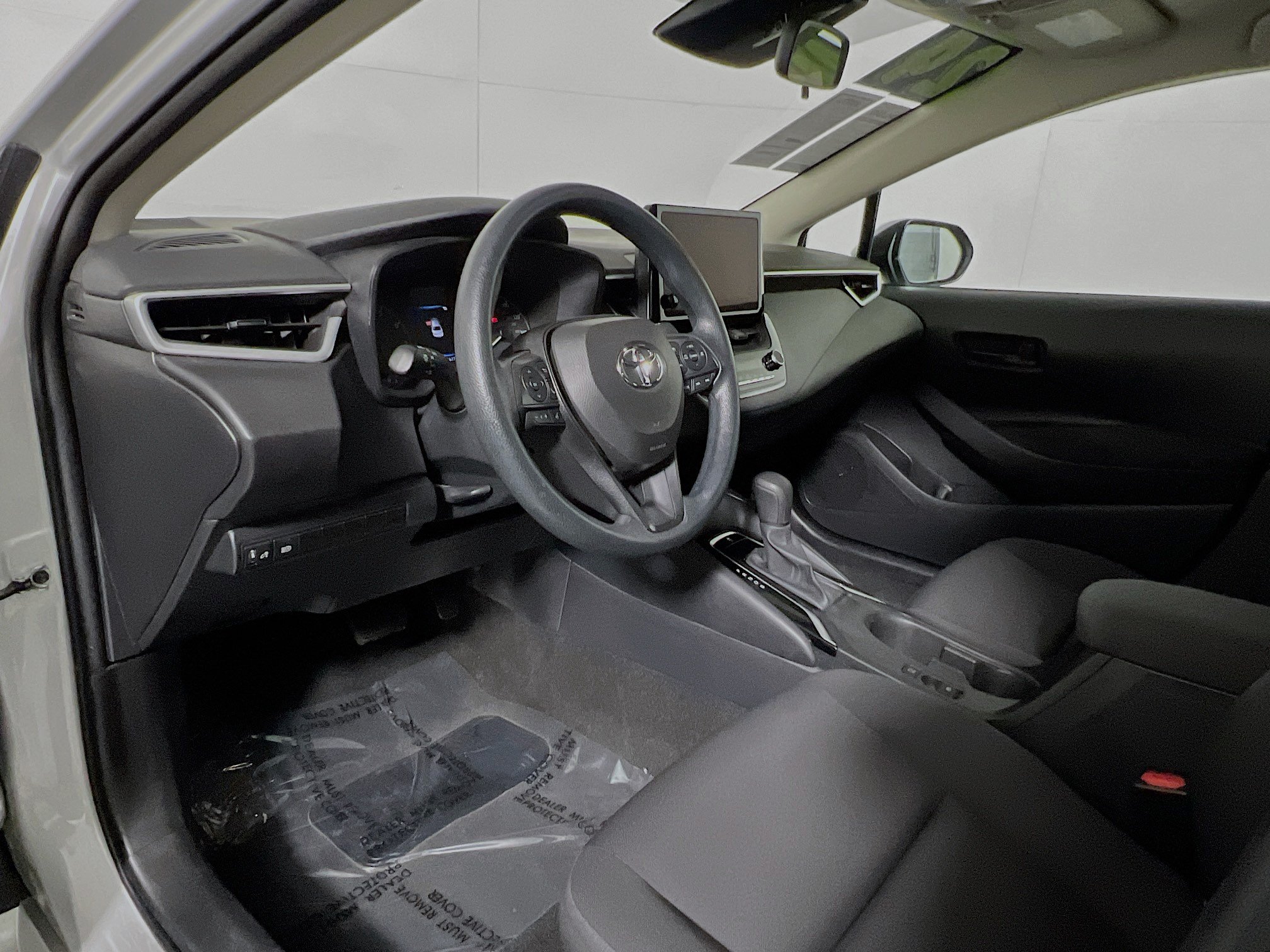 Used 2024 Toyota Corolla LE FWD image 30