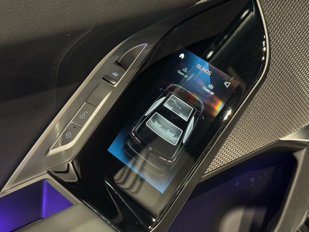 Used 2025 BMW 760i xDrive image 46