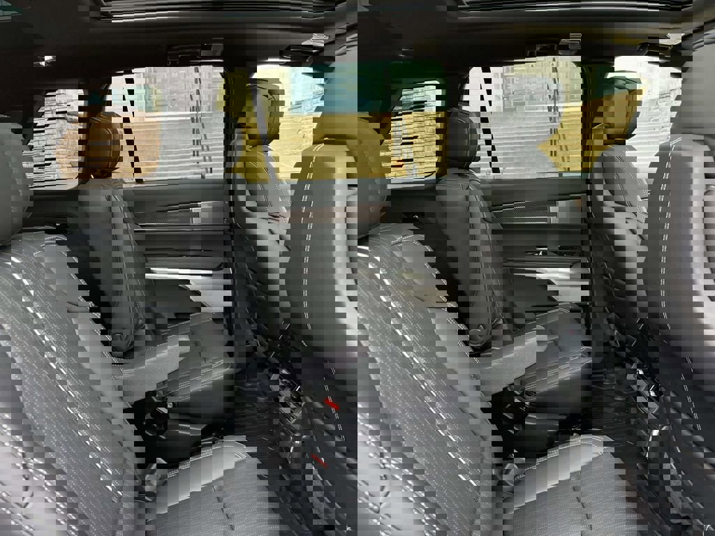 New 2026 Cadillac Vistiq Luxury w/ LPO, Floor Liner Package image 15