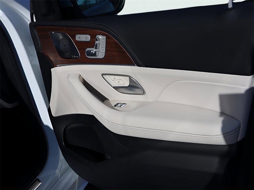 New 2026 Mercedes-Benz GLS 450 4MATIC image 15
