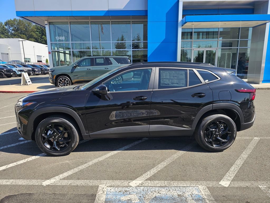 New 2026 Chevrolet Trax LT w/ Driver Confidence Package FWD image 2