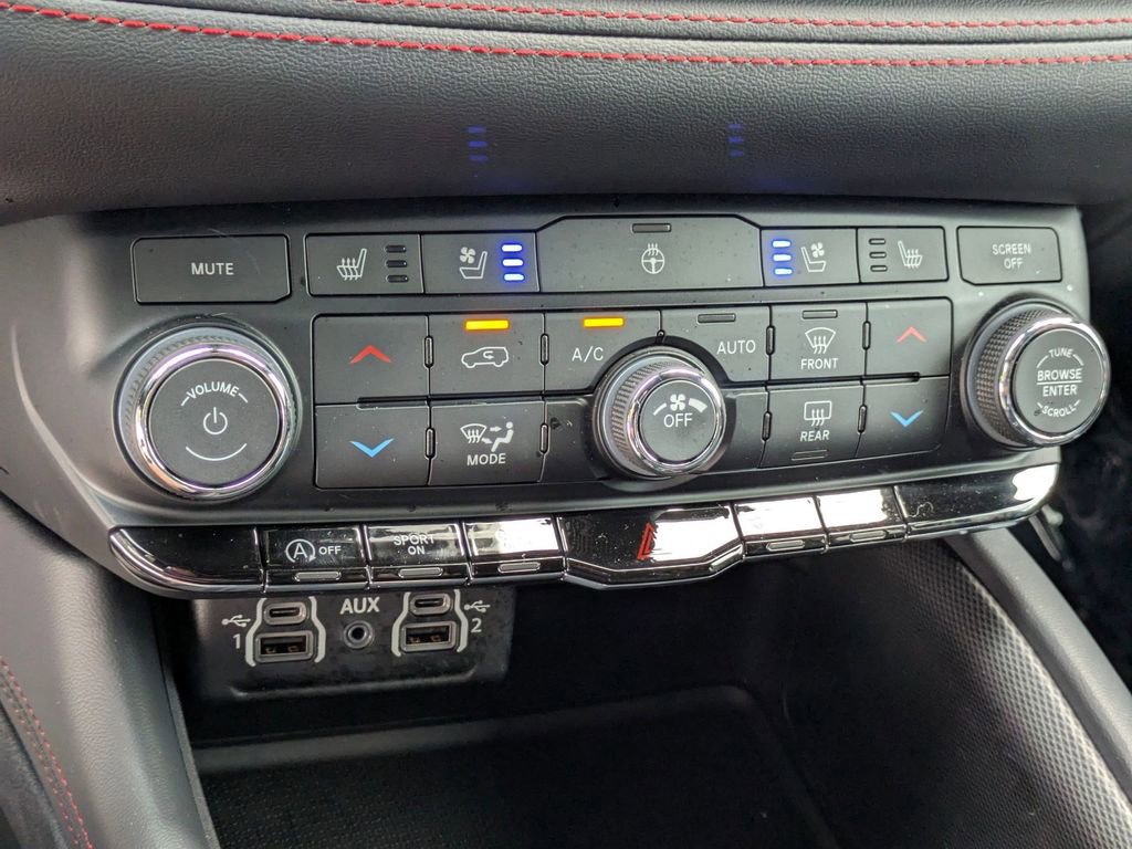 Used 2024 Dodge Durango GT image 24