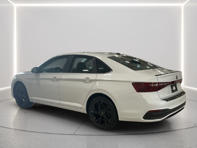 New 2027 Volkswagen Jetta SE FWD image 3