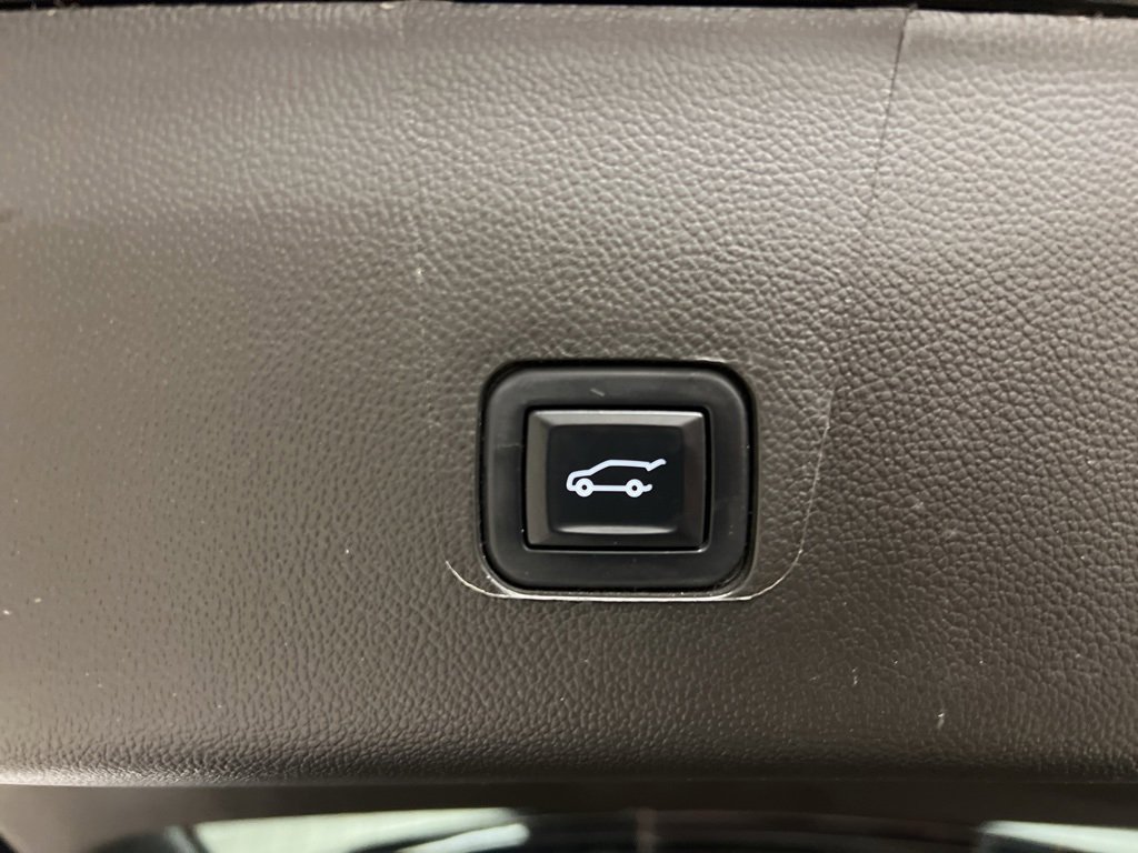 Used 2023 Chevrolet Traverse LT image 7