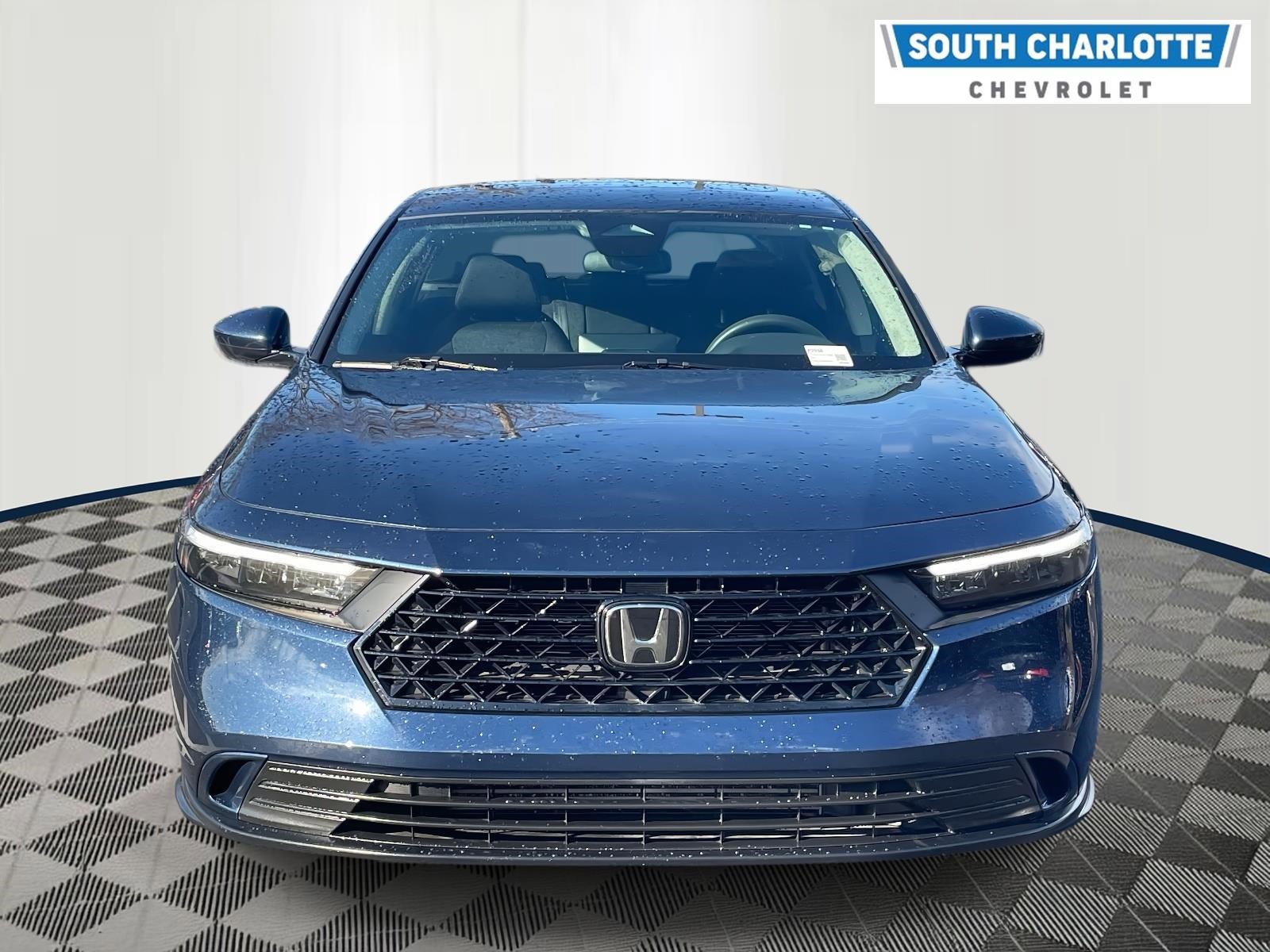 Used 2024 Honda Accord EX image 2