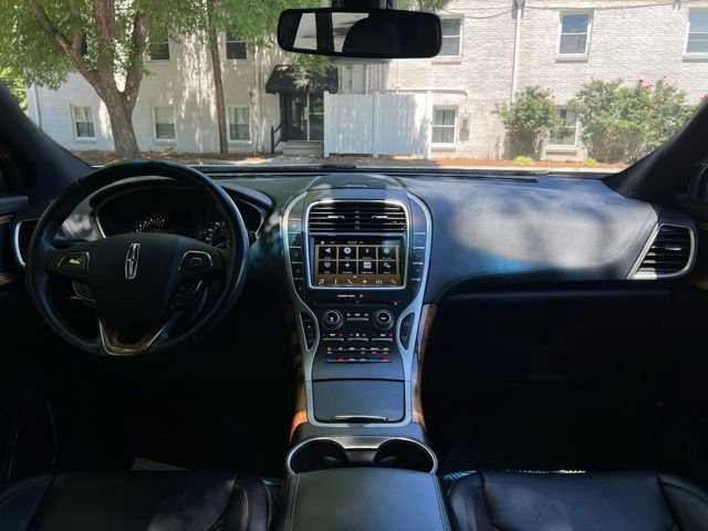 Used 2016 Lincoln MKX Reserve w/ Technology Package FWD image 25