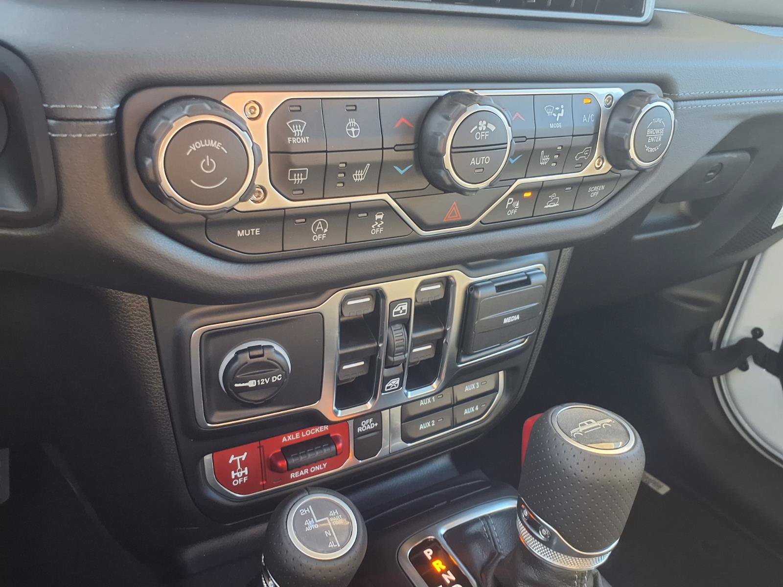 New 2026 Jeep Gladiator Mojave AWD/4WD image 17