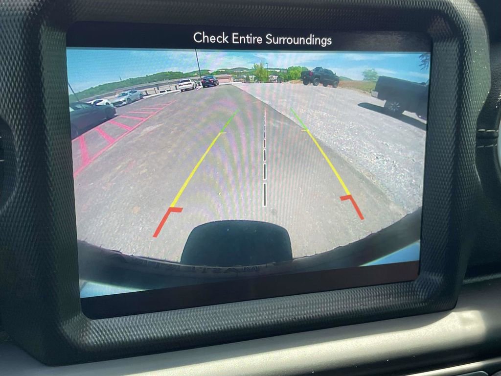 Used 2018 Jeep Wrangler Unlimited Sahara AWD/4WD image 15