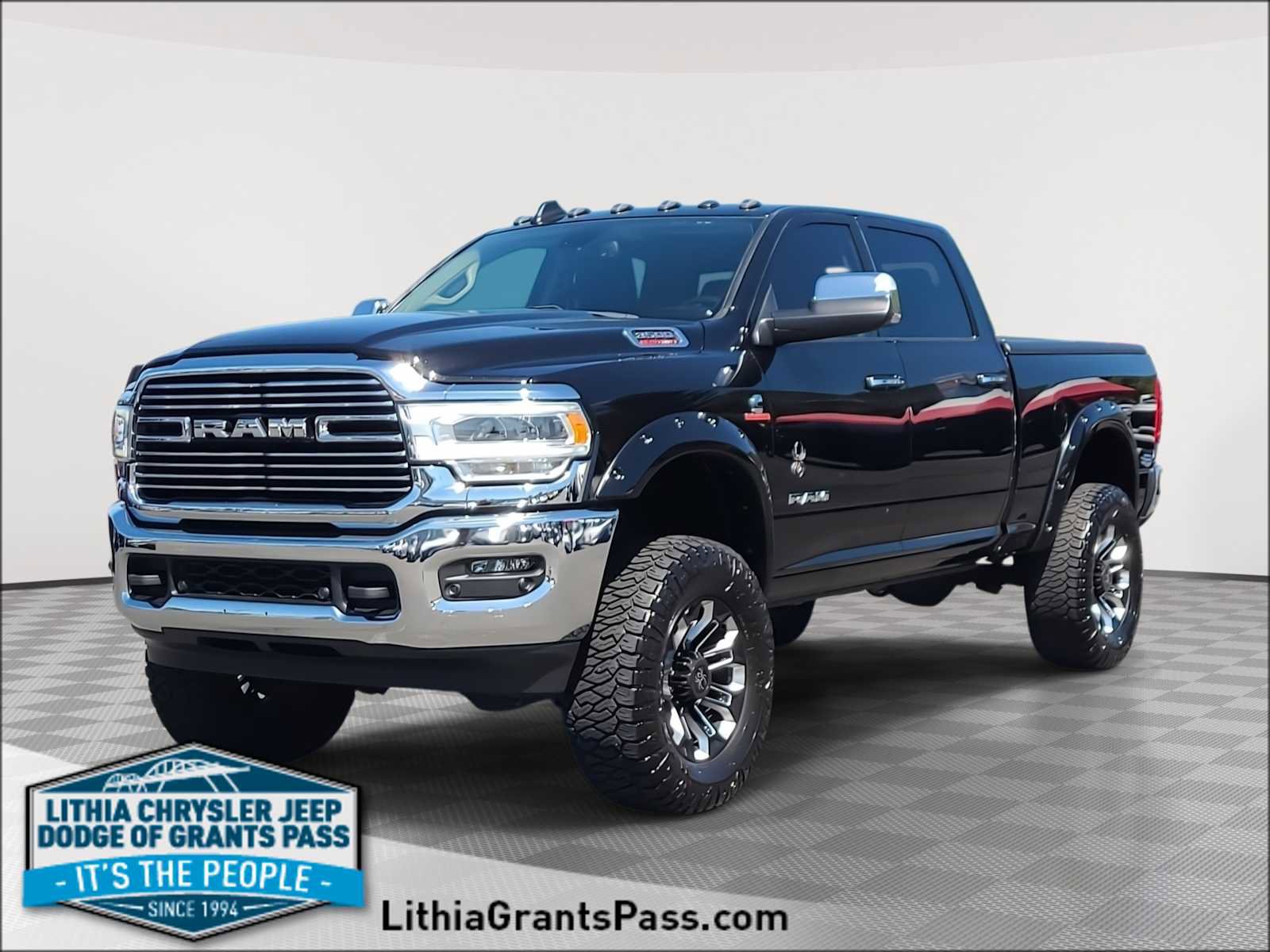 Used 2022 RAM 3500 Laramie AWD/4WD image 1