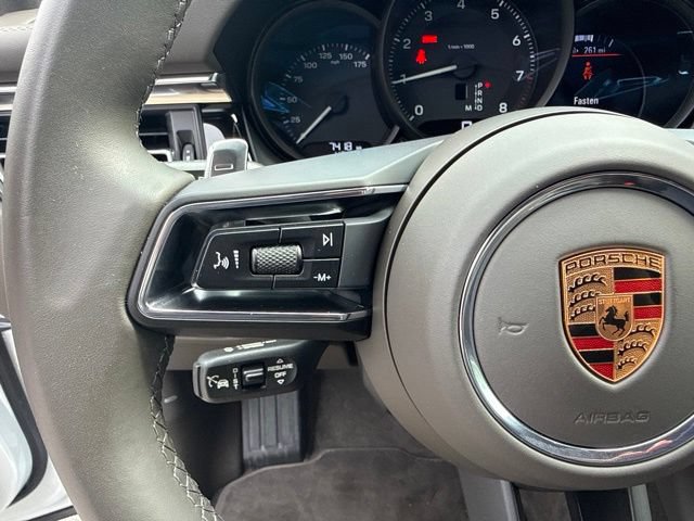 Used 2025 Porsche Macan AWD/4WD image 37