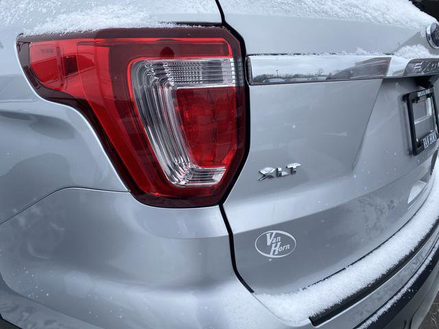 Used 2018 Ford Explorer XLT image 31