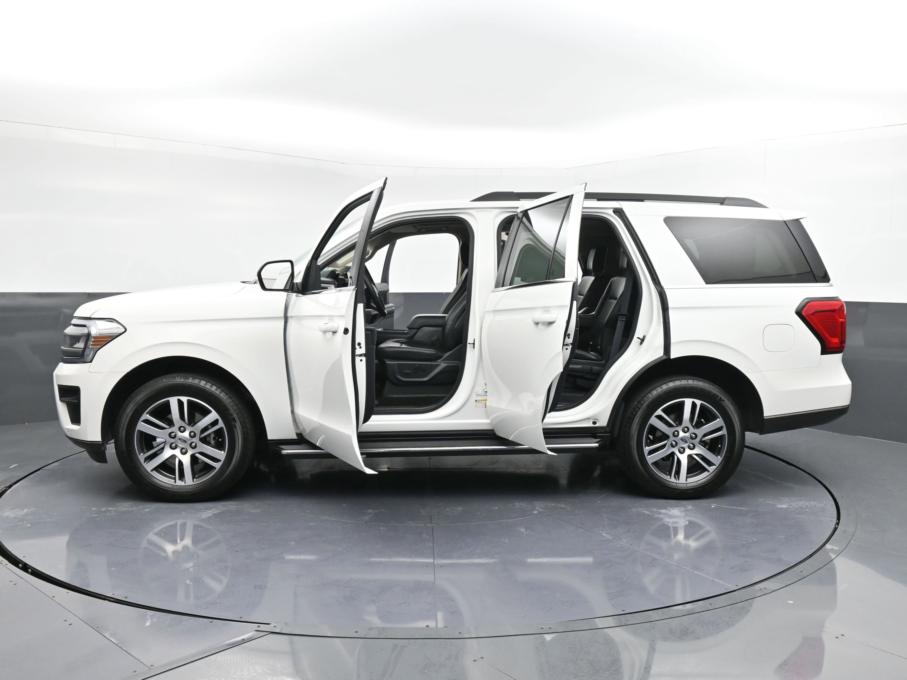 Certified 2022 Ford Expedition XLT image 43