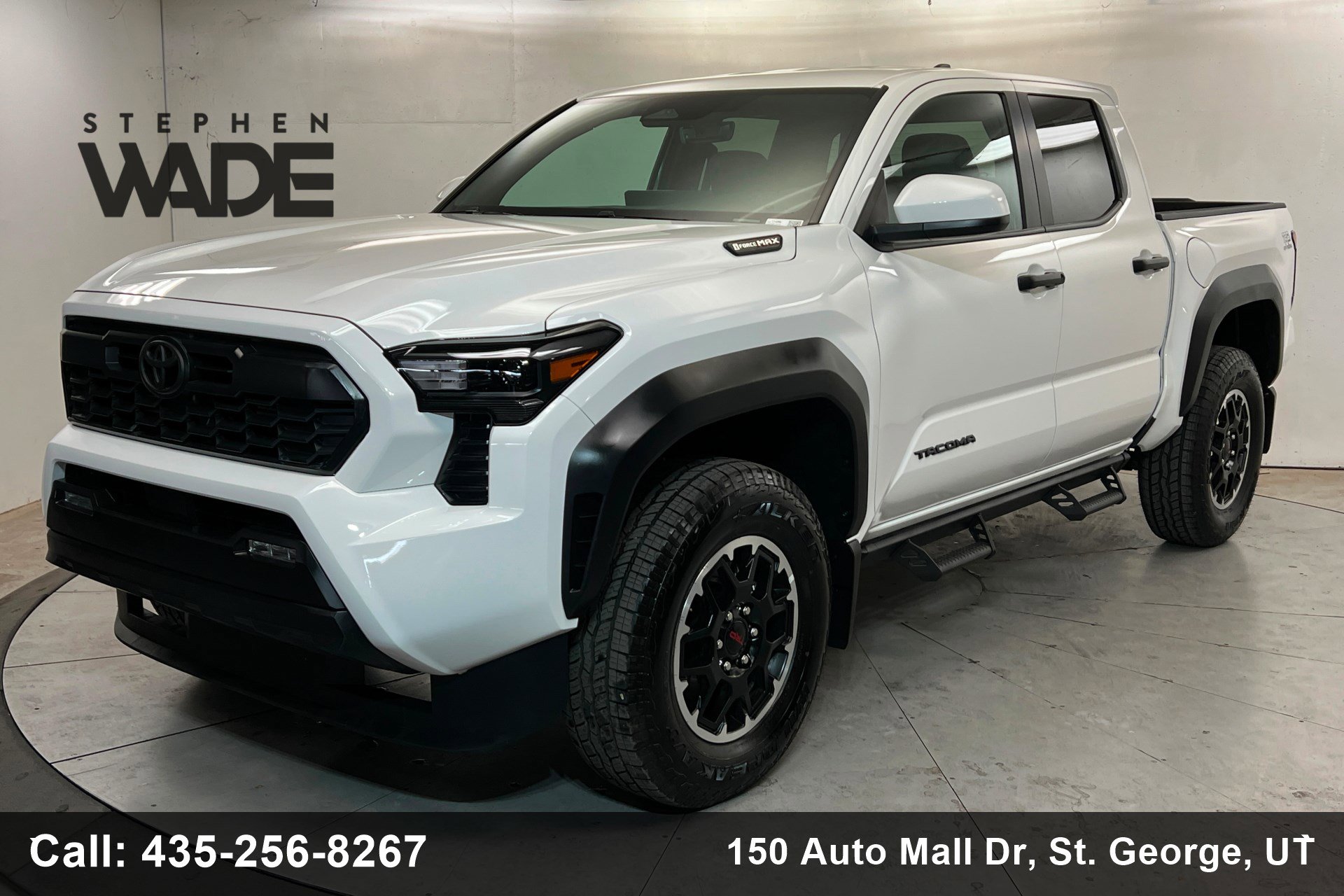 Used 2025 Toyota Tacoma TRD Off-Road AWD/4WD image 1