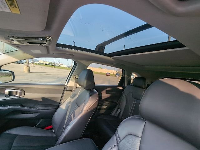 Used 2024 Kia Sorento EX w/ Panoramic Sunroof Package image 12