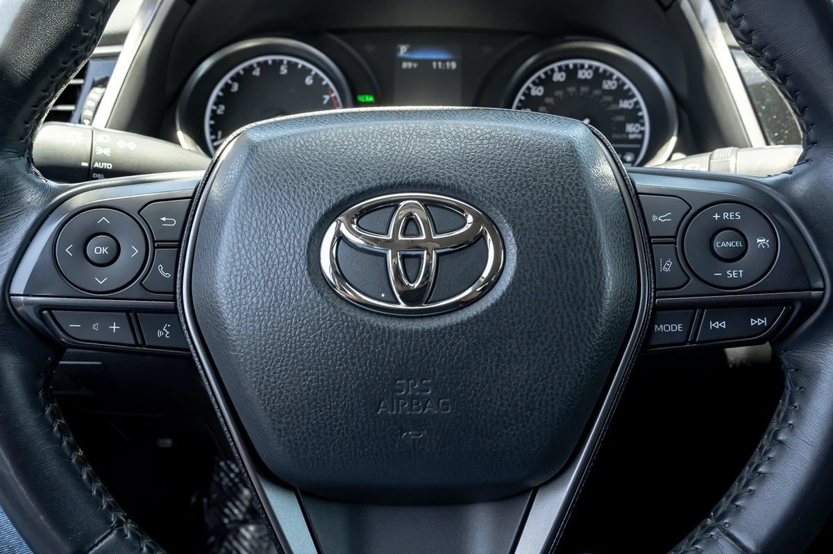Used 2022 Toyota Camry SE w/ Convenience Package FWD image 19