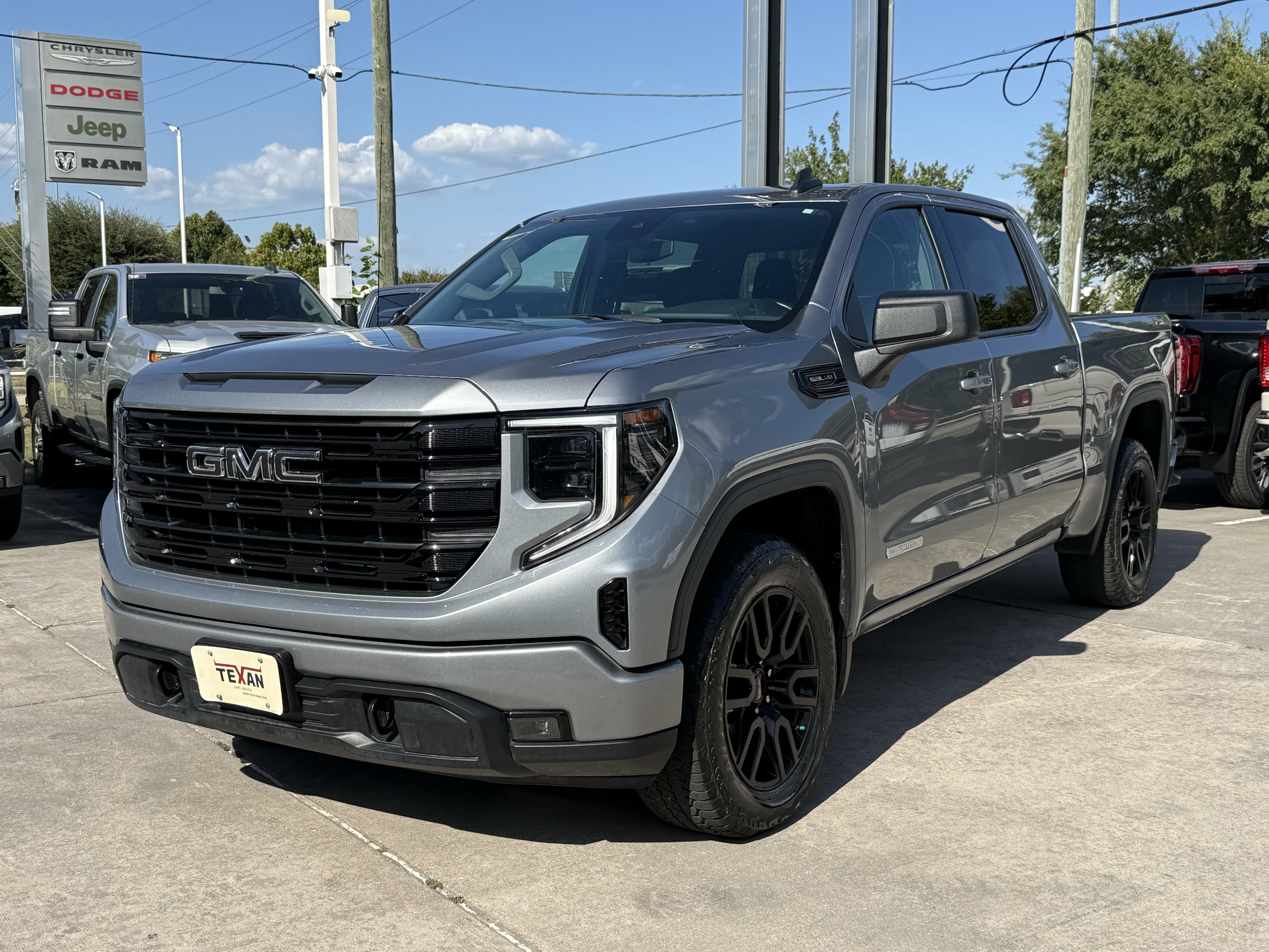 Used 2024 GMC Sierra 1500 Elevation w/ X31 Off-Road Package AWD/4WD image 9