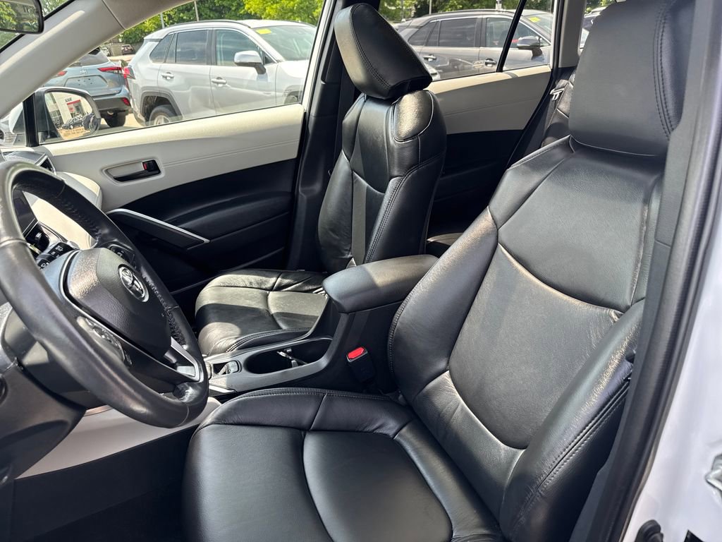 Used 2023 Toyota Corolla Cross LE w/ Moonroof Package AWD/4WD image 15