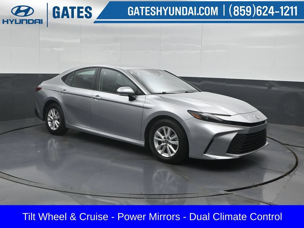 Used 2025 Toyota Camry LE FWD image 4