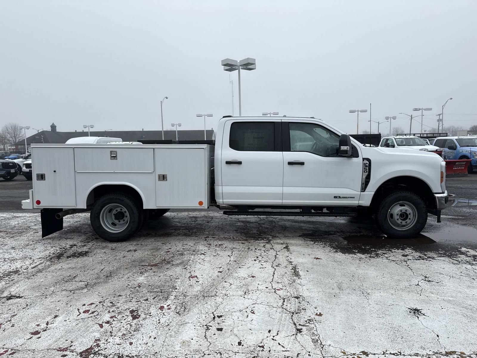 New 2026 Ford F350 XL w/ XL Chrome Package AWD/4WD image 2