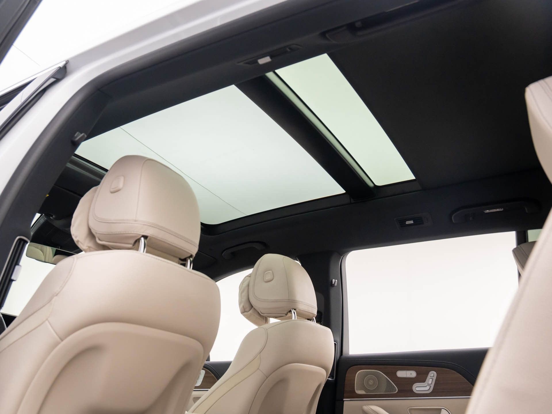 New 2026 Mercedes-Benz GLS 580 4MATIC image 19