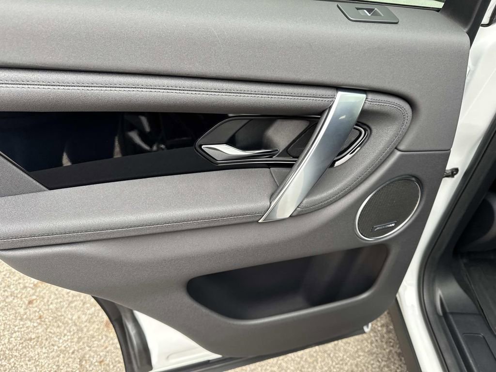 Certified 2025 Land Rover Discovery Sport S image 11