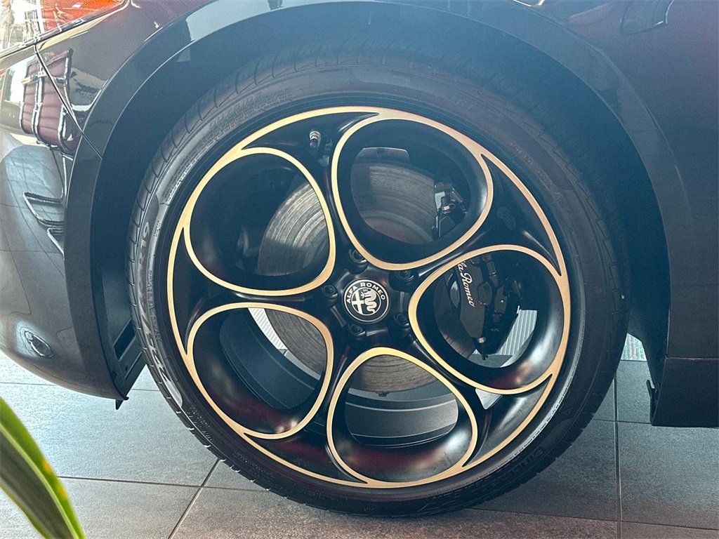 New 2025 Alfa Romeo Giulia AWD w/ Driving Assist Package image 20