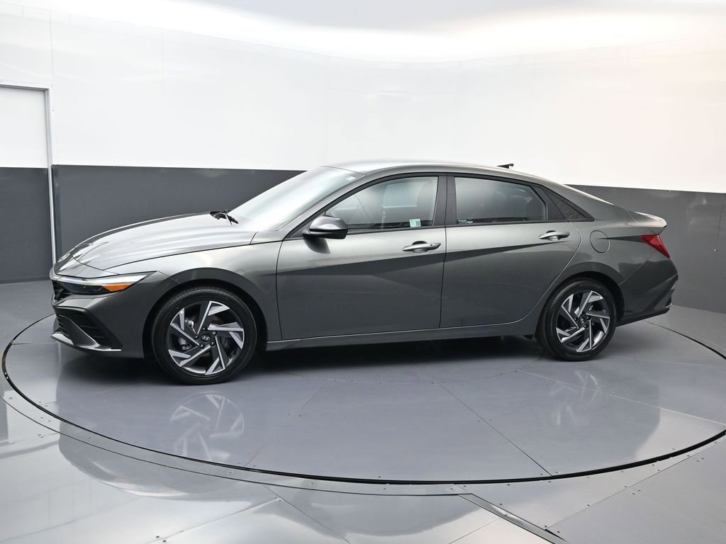 Certified 2025 Hyundai Elantra SEL image 7