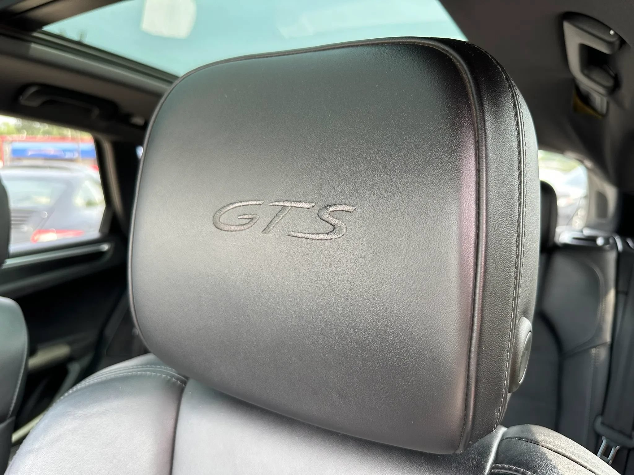 Used 2017 Porsche Macan GTS AWD/4WD image 48