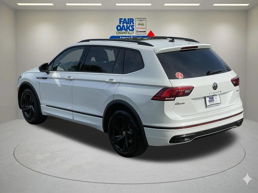 Used 2024 Volkswagen Tiguan SE R-Line AWD/4WD image 8