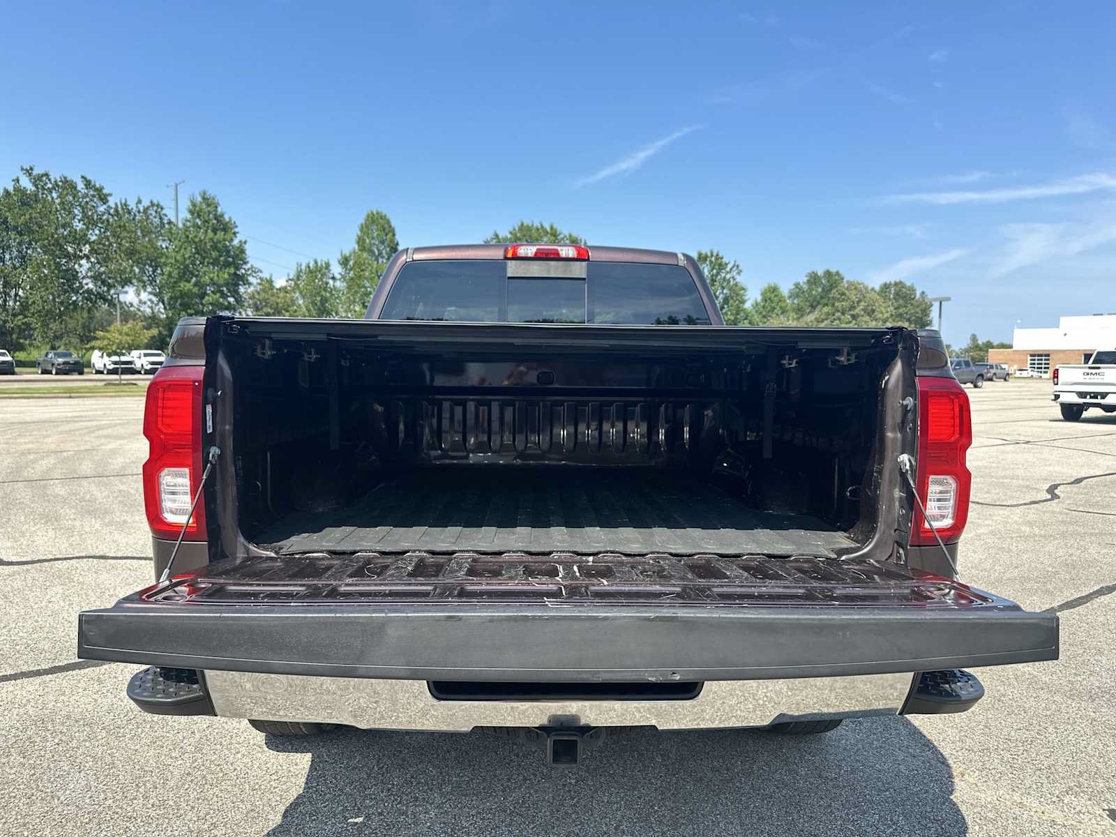 Used 2016 Chevrolet Silverado 1500 LTZ w/ Sport Package AWD/4WD image 37