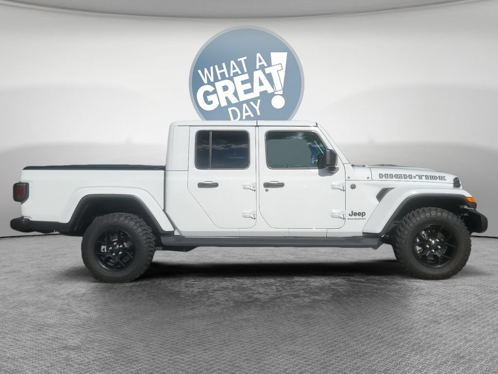 Used 2025 Jeep Gladiator Mojave AWD/4WD image 2