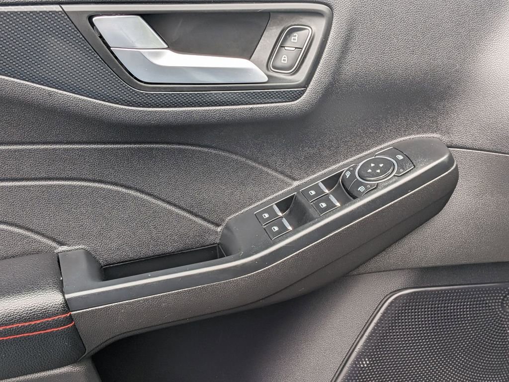 Used 2024 Ford Escape ST-Line image 13