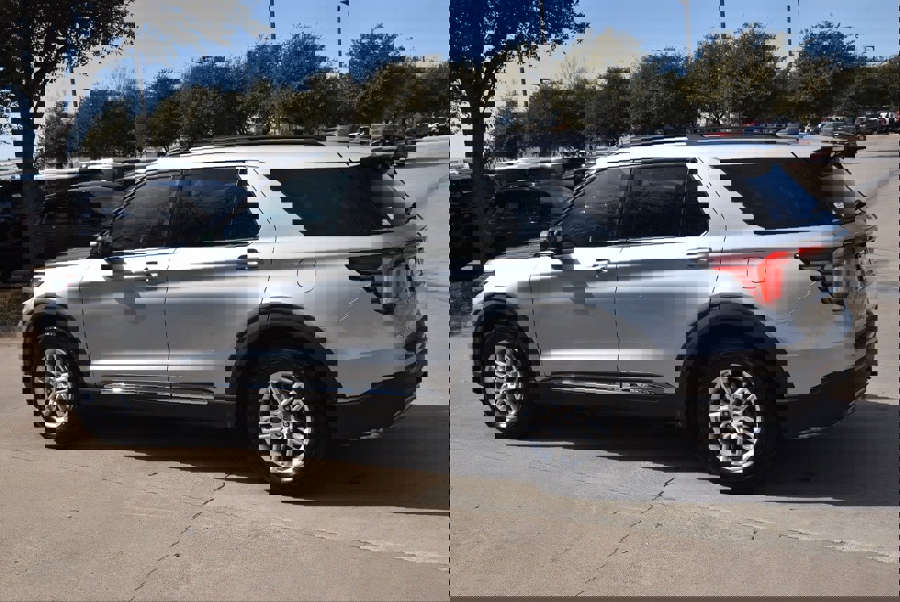 Certified 2025 Ford Explorer Active w/ Active Comfort Package image 11