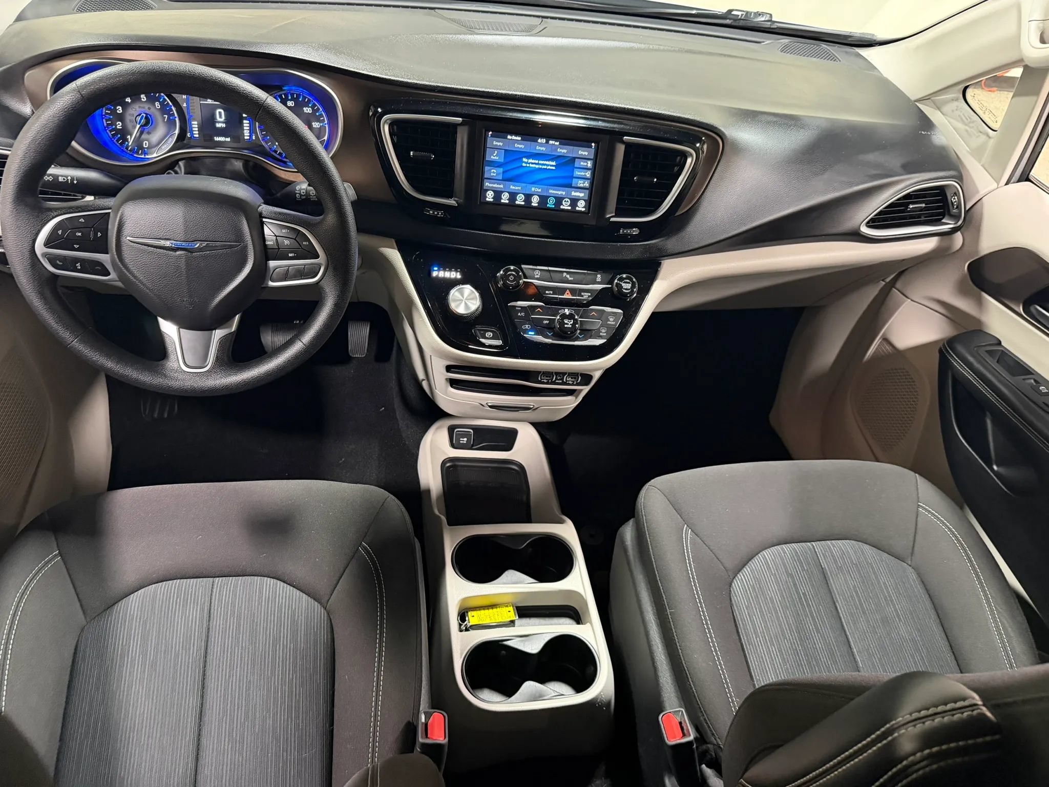 Used 2021 Chrysler Voyager L FWD image 47