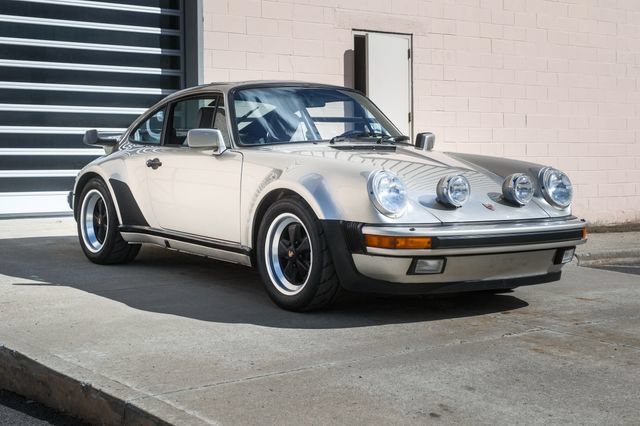 Used 1989 Porsche 911 Carrera RWD image 8