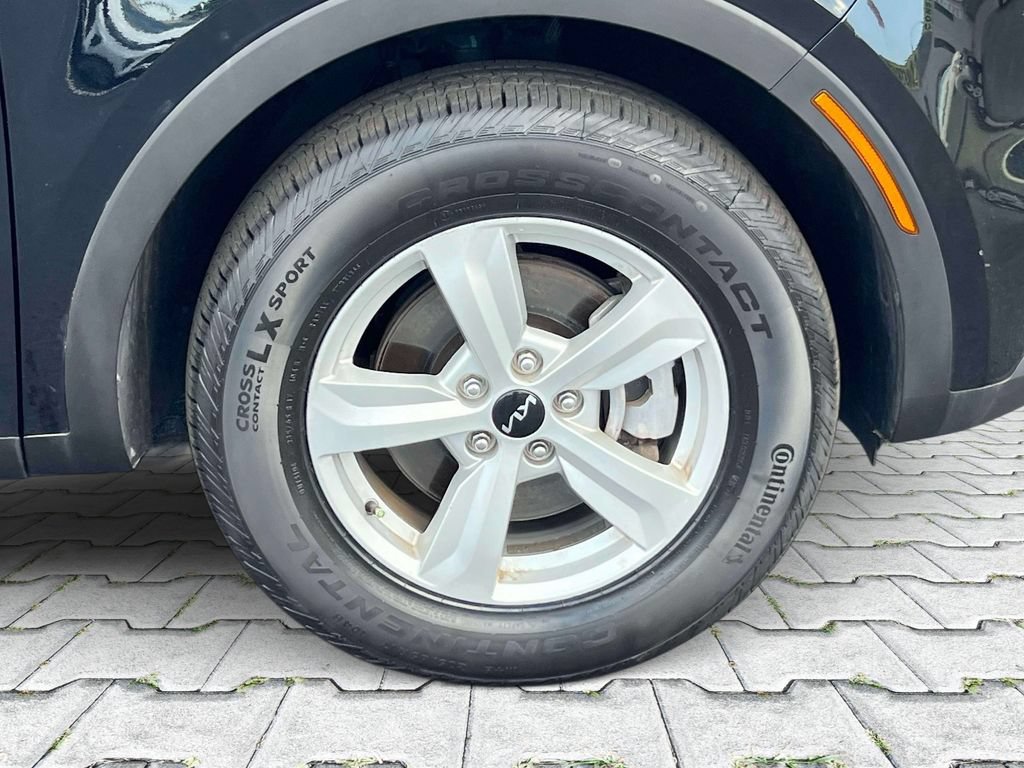 Certified 2023 Kia Sorento LX FWD image 8