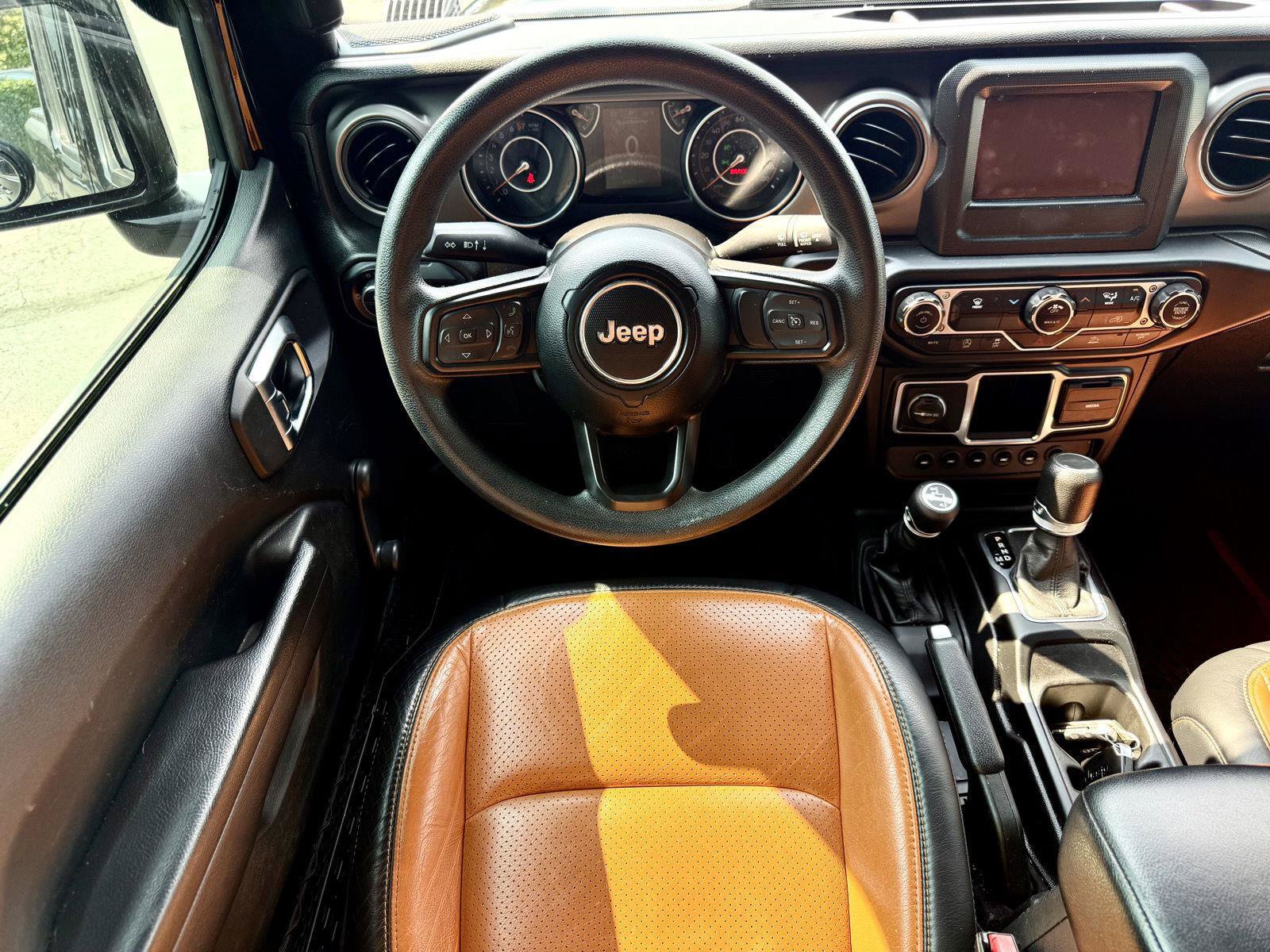 Used 2023 Jeep Gladiator Sport AWD/4WD image 2