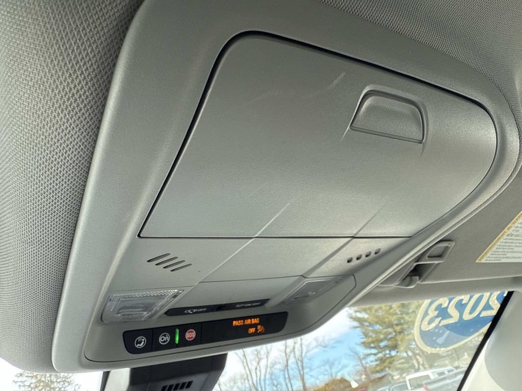 Used 2023 Chevrolet Equinox LT w/ Driver Convenience Package image 26