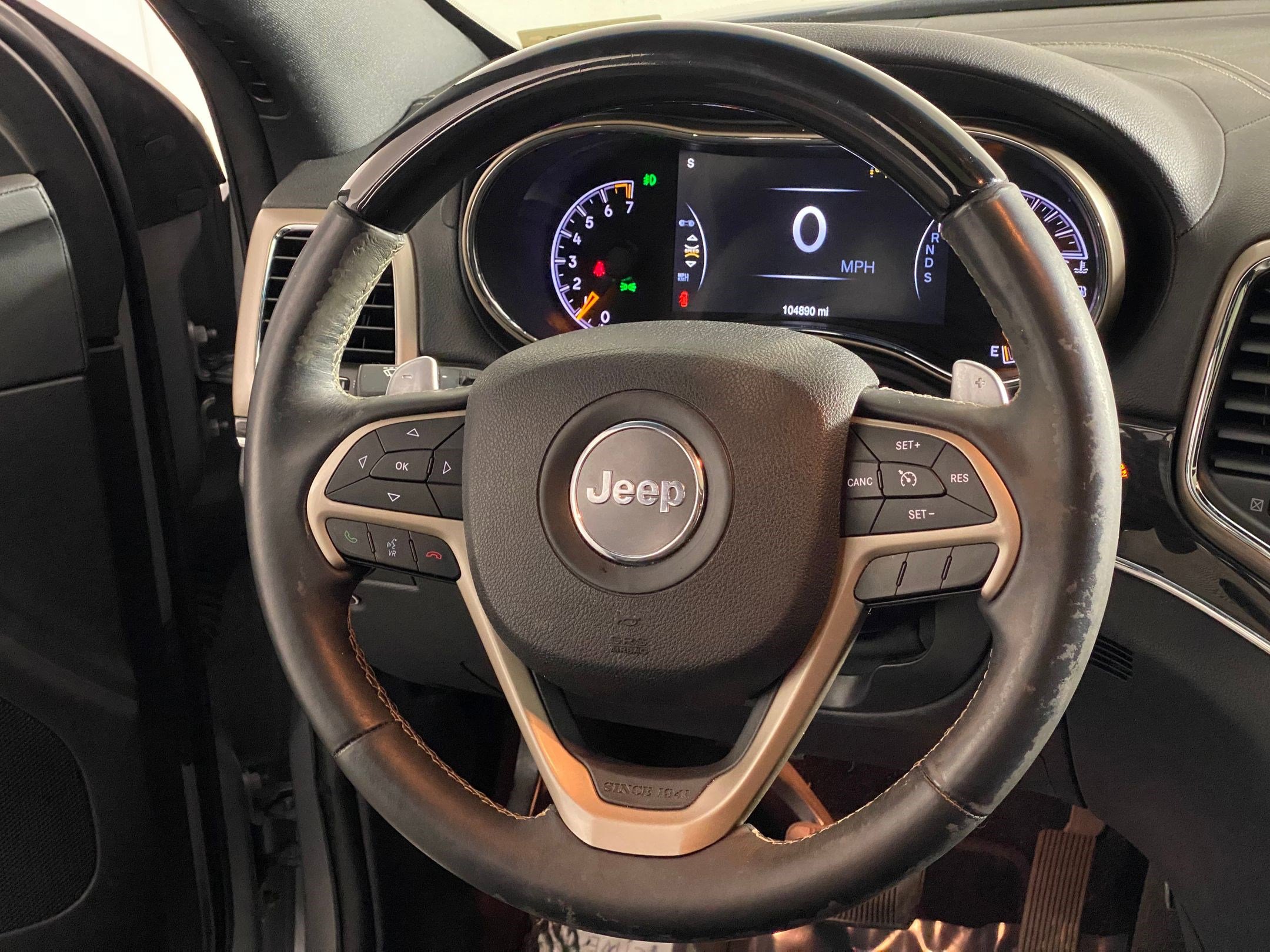 Used 2015 Jeep Grand Cherokee Overland image 16