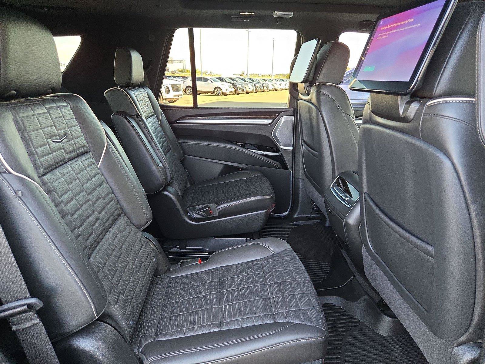 Used 2026 Cadillac Escalade Platinum Luxury w/ LPO, Floor Liner Package AWD/4WD image 30