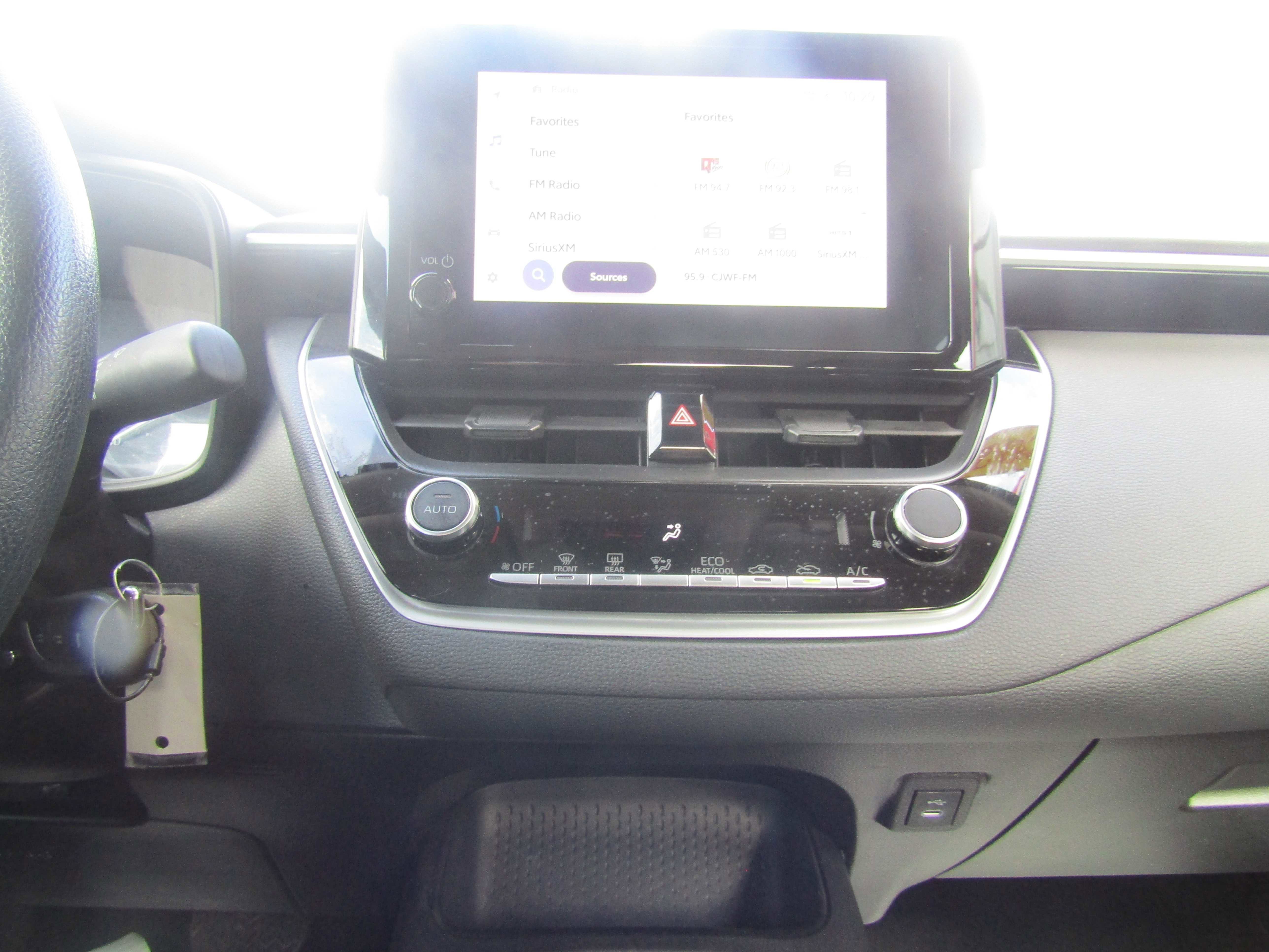 Used 2025 Toyota Corolla LE image 11
