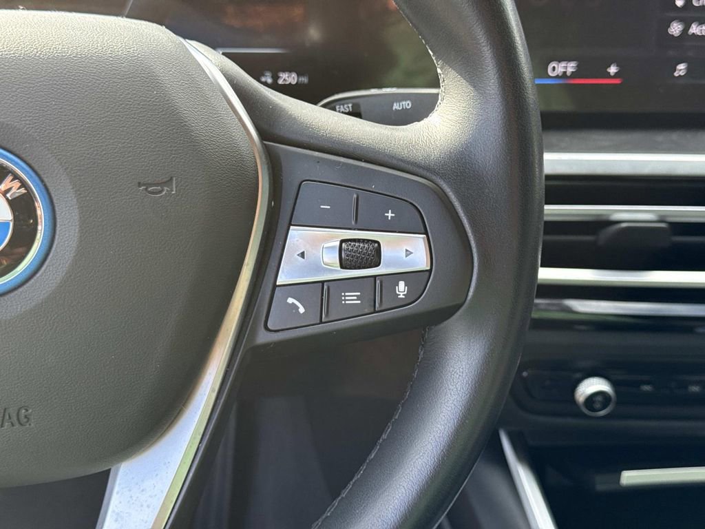 Used 2024 BMW i4 eDrive40 image 28