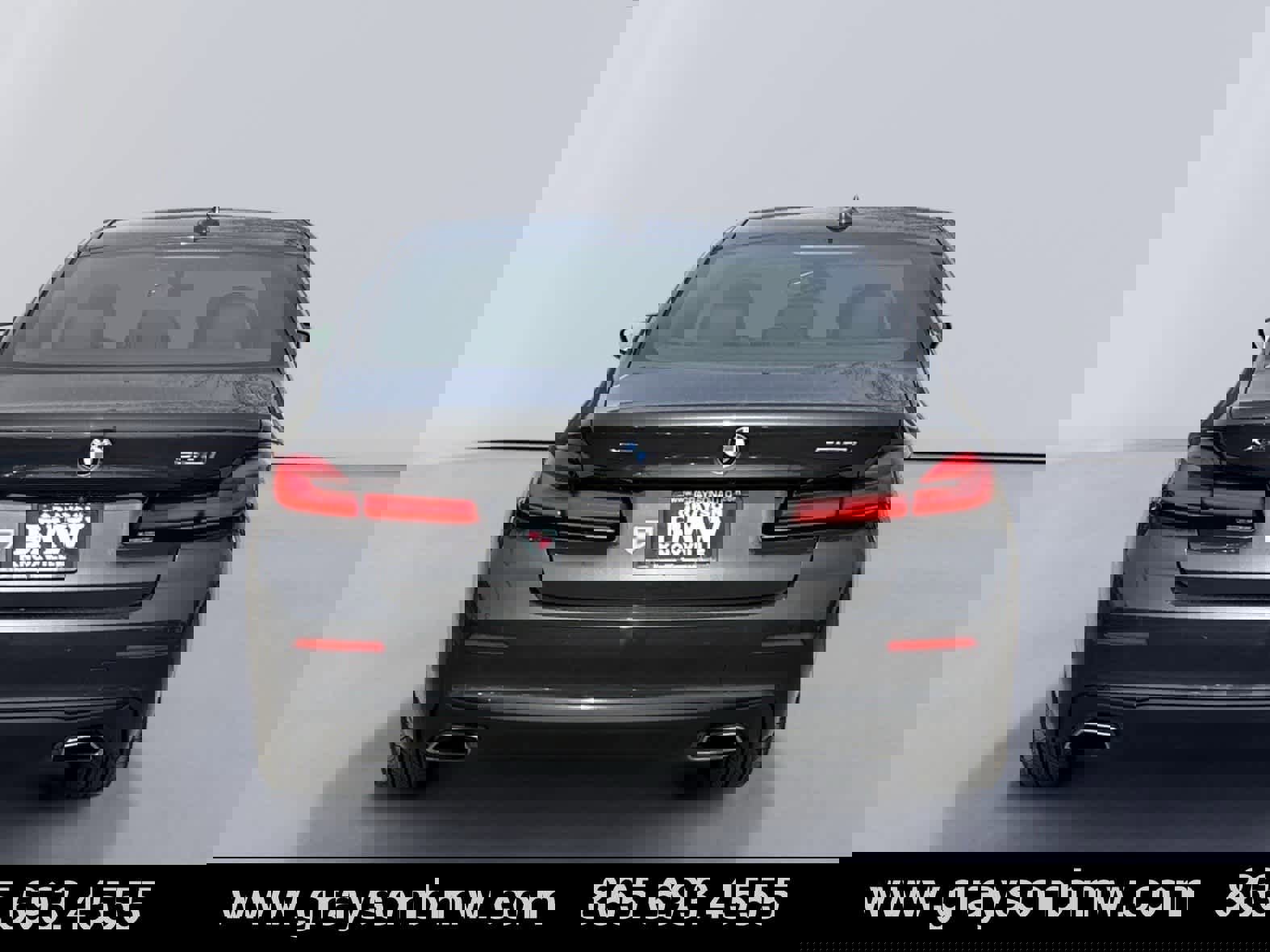 Used 2022 BMW 530i xDrive w/ Premium Package image 4