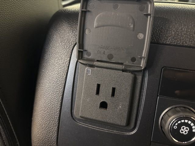 Used 2018 Chevrolet Suburban Premier AWD/4WD image 23