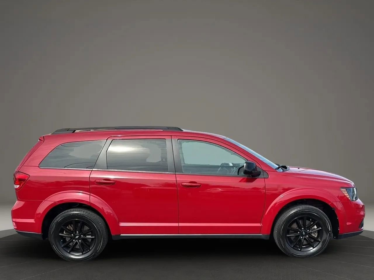 Used 2019 Dodge Journey SE w/ Blacktop Package image 6