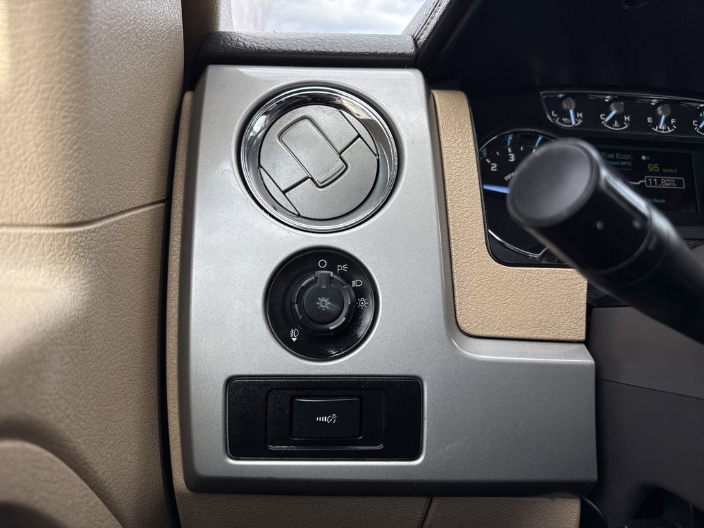 Used 2011 Ford F150 Lariat w/ Lariat Chrome Pkg AWD/4WD image 25